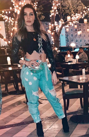 Frida Sofía cautiva en bikini rojo para redes sociales
