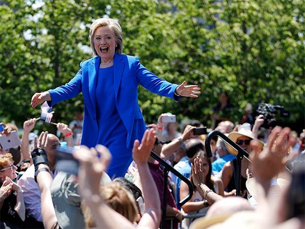 Indocumentados deben acceder a la ciudadanía: Hillary Clinton