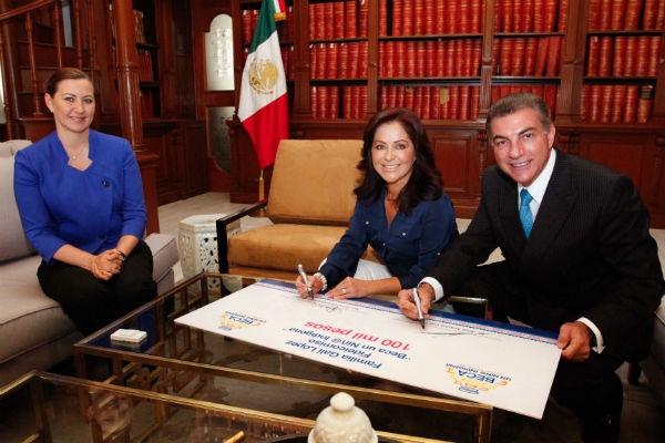 Familia Gali Lopez dona 100 mil pesos a Beca un Niño Indígena