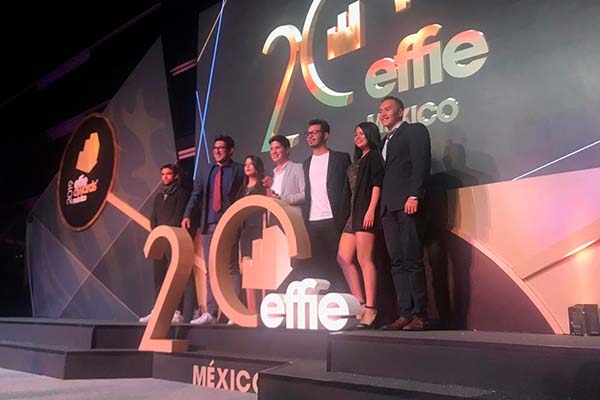 Mercadotecnia UMAD sigue destacando en concursos de Publicidad
