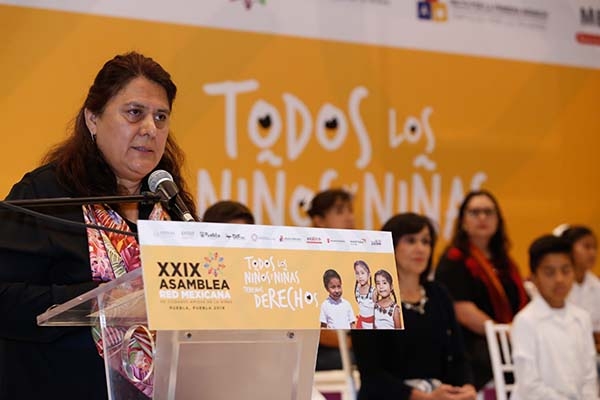 No traicionar a la infancia, pide Rosario Orozco