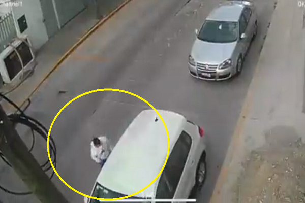 VIDEO: Rateros dan cristalazo a camioneta estacionada en el Auditorio Metropolitano