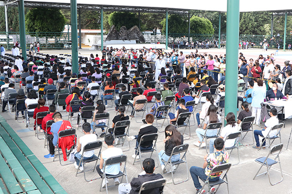 Con fluidez y orden, jornada de vacunación COVID en escuelas: SEP