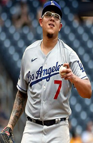 Julio Urías suma a victoria 19 con los Dodgers