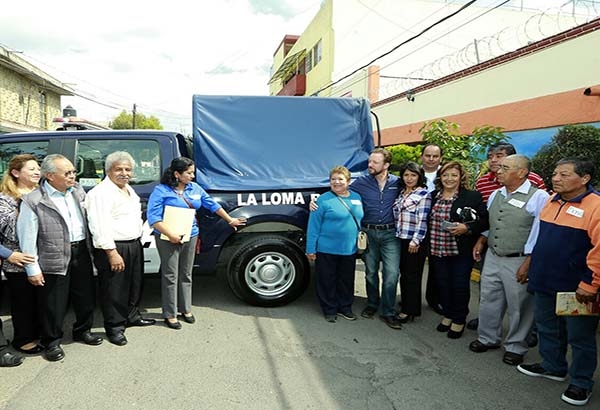 Luis Banck entregó patrulla a vecinos de La Loma