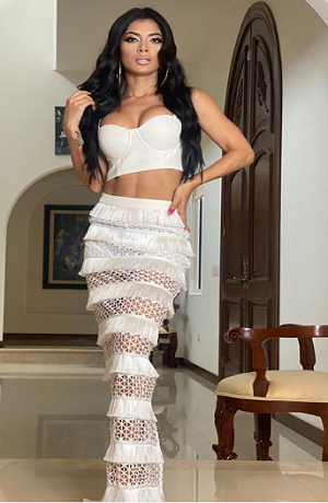 Kimberly Flores enamora a sus fans en “pink”