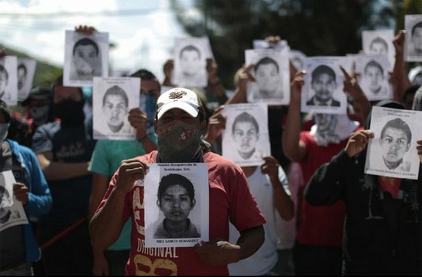 EU demanda esclarecer desaparición de normalistas en Guerrero