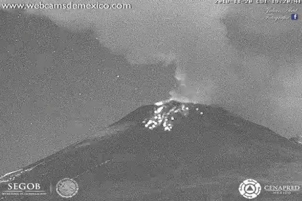 Popocatépetl registró lanzamiento de material incandescente