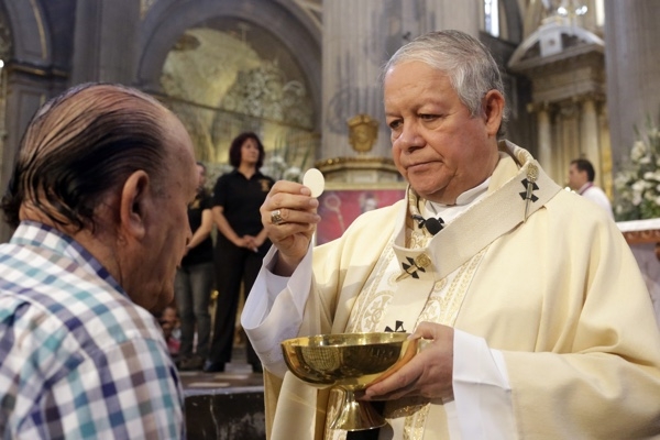 Iglesia advierte de falso cura que abusa de poblanos a nombre de “El Señor de las Maravillas”