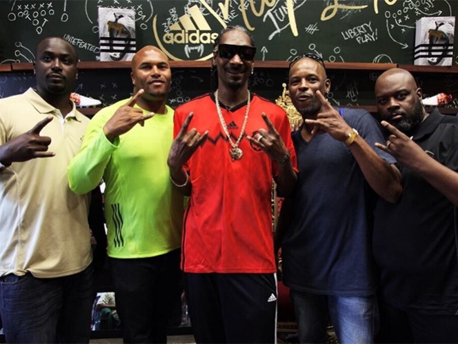 Rapero Snoop Dogg apoya a México y se pone la roja