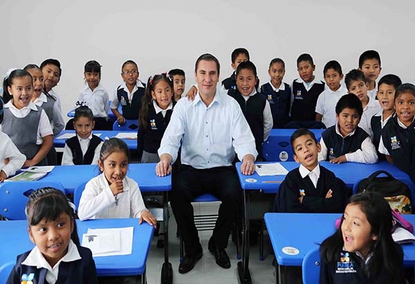 RMV inauguró Unidad Educativa en Cuautlancingo