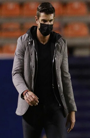 Gallos Blancos de Querétaro cesa a Alex Diego como director técnico