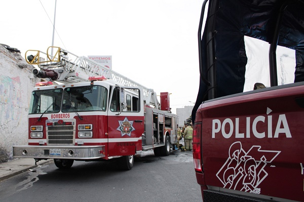 Incendio consumió lote de automóviles en Amozoc