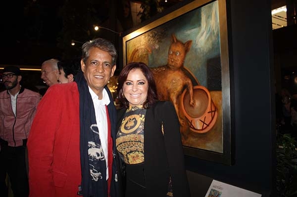 José Bayro inaugura exposición a beneficio del Sistema Estatal DIF