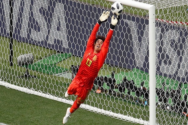 Memo Ochoa, en la mira de Ancelotti para el Nápoles