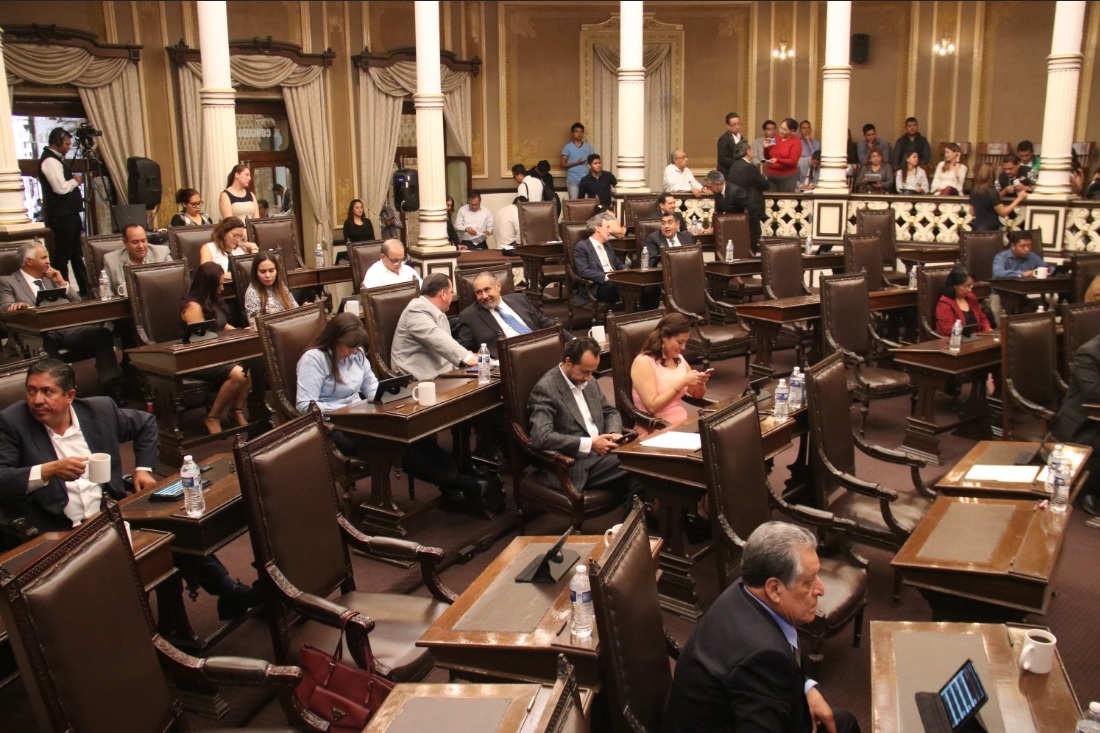 Vuelven 9 diputados al Congreso de Puebla tras perder la elección