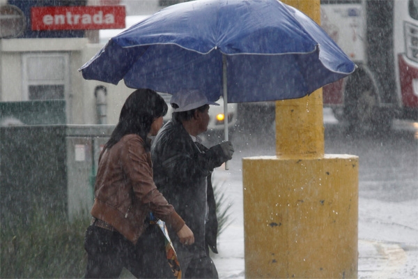 Lluvias torrenciales en Puebla por humedad de ambos océanos