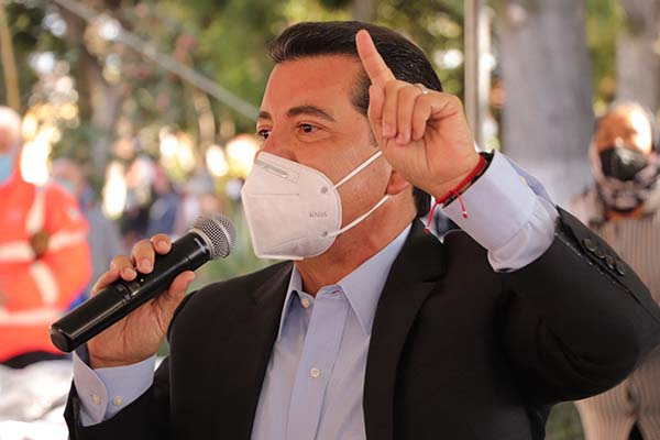 Luis Alberto Arriaga se registra como aspirante a la alcaldía de San Pedro Cholula