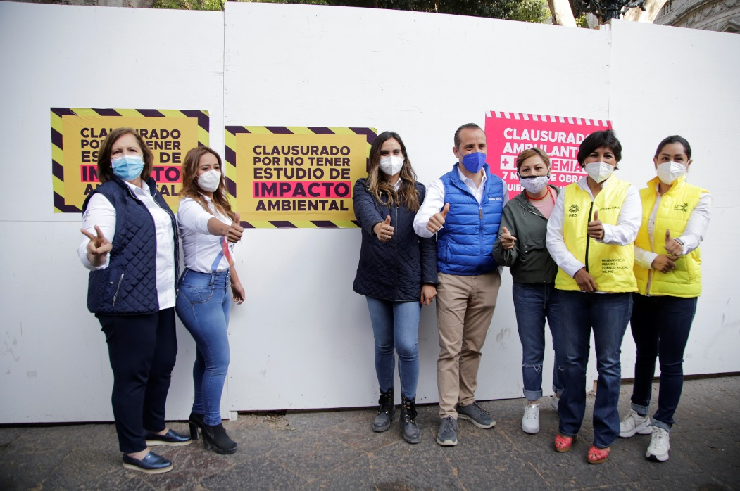 Candidatos de la alianza PRI-PAN clausuran simbólicamente obras del zócalo de Puebla