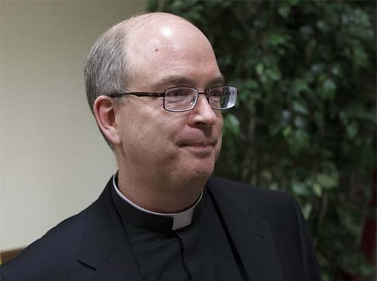 El papa Francisco designa a jesuita como nuevo fiscal de abusos sexuales
