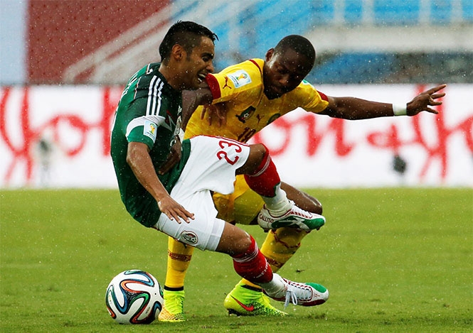 Con dos goles anulados, México 0-0 Camerún al llegar el medio tiempo