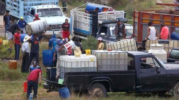 Pemex arma y adiestra a su personal contra huachicoleros
