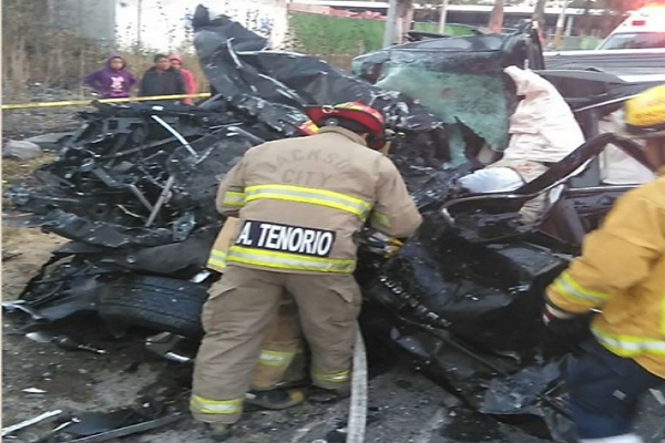 Muere hombre en colisión entre camioneta y tráiler en la carretera federal a Atlixco