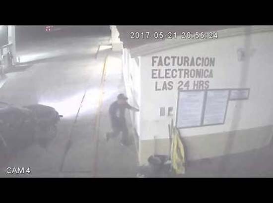 VIDEO: Una mujer encabeza banda de asaltantes de gasolineras en Puebla y Tlaxcala