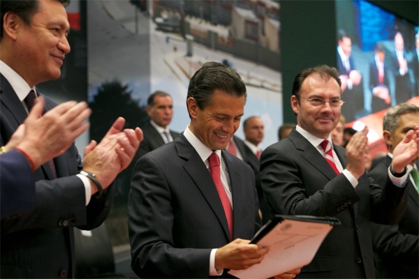 EPN anuncia inversión de 7.7 billones de pesos en infraestructura