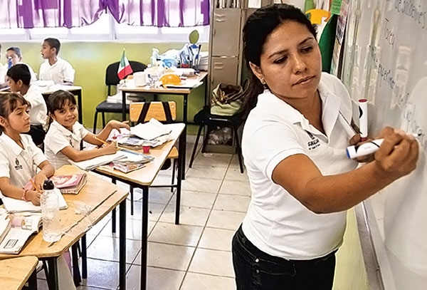 Mexicanos consideran que maestros están mal preparados