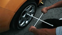 ¿Cómo cambiar la llanta de tu automóvil?