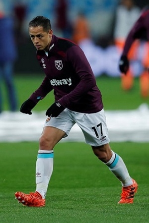 Chicharito se aferra al West Ham y niega pase a Chivas