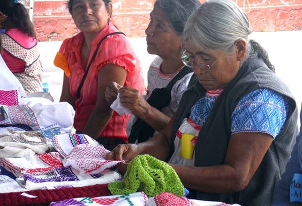 Las mujeres rurales soportan la economía urbana y el sustento de sus hogares