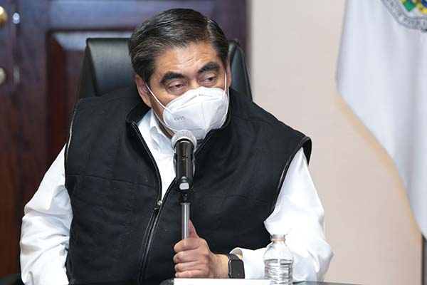 Miguel Barbosa, entre los 10 gobernadores mejor evaluados