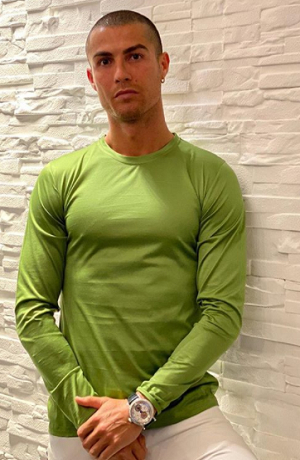 Cristiano Ronaldo se mantiene positivo a COVID-19 tras tercera prueba