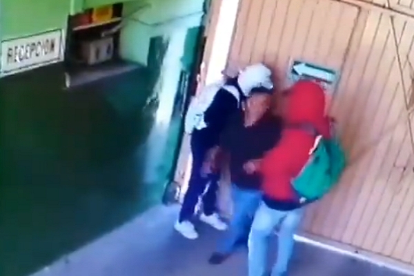 Empistolados atracaron escuela Emmanuel en el centro de Puebla