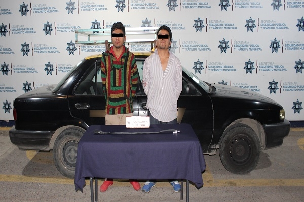 Cayó pareja que robó un taxi y saqueaba viviendas en la colonia México 83