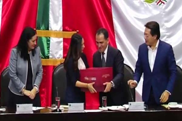 Hacienda entregó Paquete Económico 2020; destaca “estabilidad y disciplina fiscal”