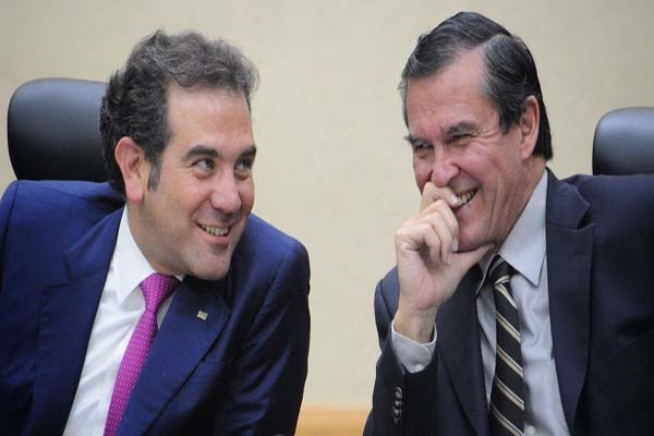 Se reelige secretario ejecutivo del INE; pasará 18 años en el cargo