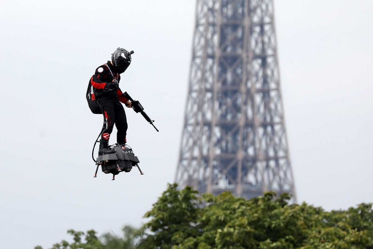 Soldado volador, la sensación en Francia