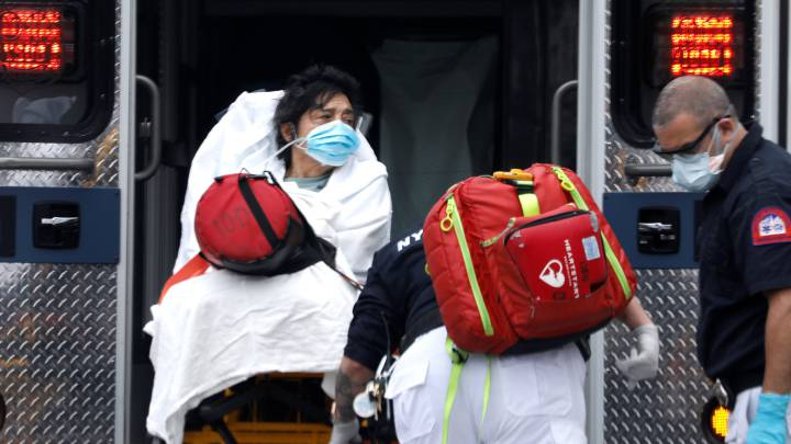 Van 330 migrantes poblanos muertos por COVID en EU