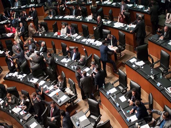 Senado aprueba portabilidad gratuita y más apoyo a radios comunitarias