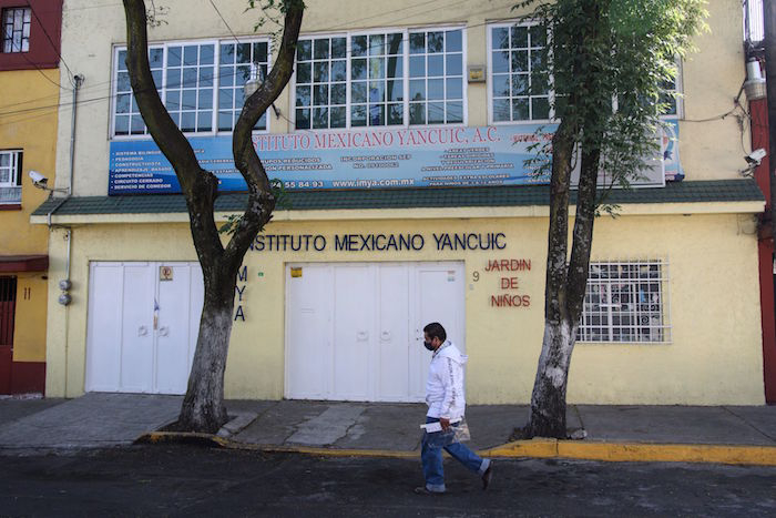 Escuelas particulares amagan con reabrir aulas el 1 de marzo
