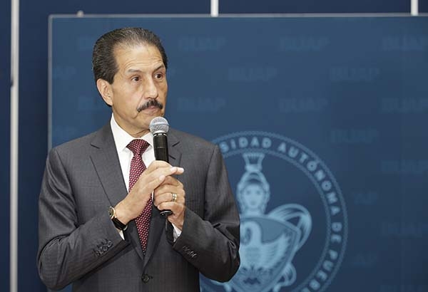 La BUAP no será ring ni centro de promoción de candidatos en 2018: Esparza Ortiz