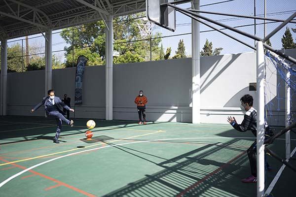 BUAP: Esparza Ortiz entregó obra en la Facultad de Enfermería