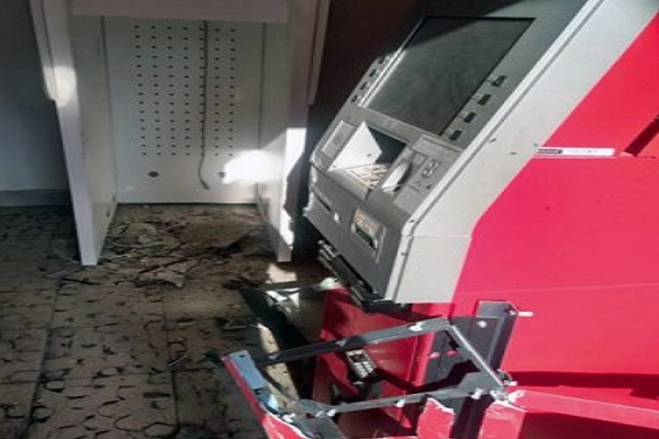 Comando armado robó cajero automático en la presidencia de Altepexi
