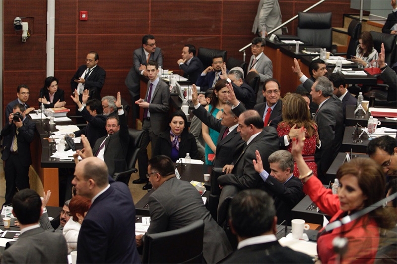 Congreso cita a Pemex y CFE por gasolinazo y alza en tarifas