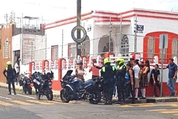 Ladrón fue amarrado a un poste por vecinos de la colonia Santa María