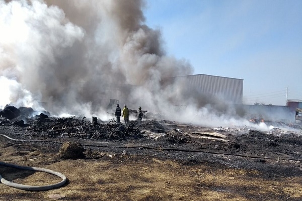 FOTOS: Bomberos sofocaron incendio en predio de Cuautlancingo