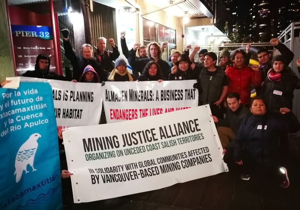 Llevan a Canadá protestas contra proyecto minero en Ixtacamaxtitlán, Puebla